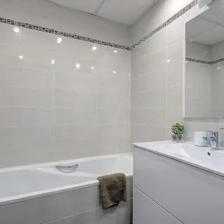 Apartment South Facing Near Sandy Beach And Golf Courses *