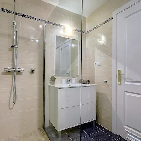 South Facing Near Sandy Beach And Golf Courses Apartment *